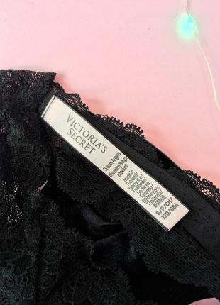 Божевільні сексуальні трусики з оксамитовим бантом lace&velvet bow ouvert cheekini panty vs3 фото