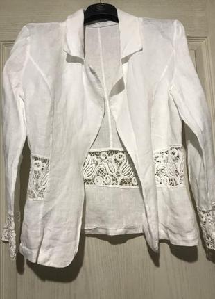 Льняной пиджак с кружевом