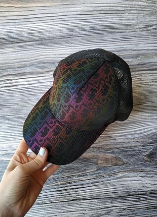 Жіноча кепка бейсболка