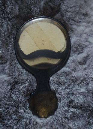 Дуже красиве маленьке дзеркало з ручкою