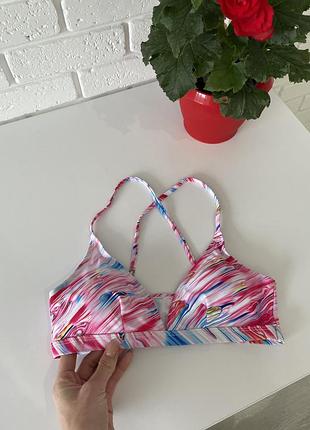 Яркий верх от купальника boohoo !