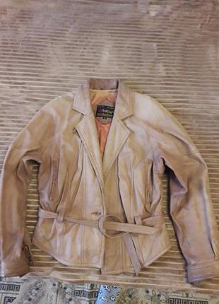 Куртка шкіра.