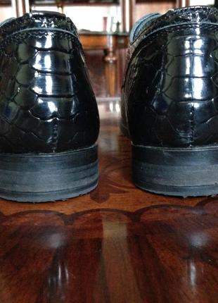 Шикарные новые туфли-оксфорды bronx из лакированной кожи3 фото