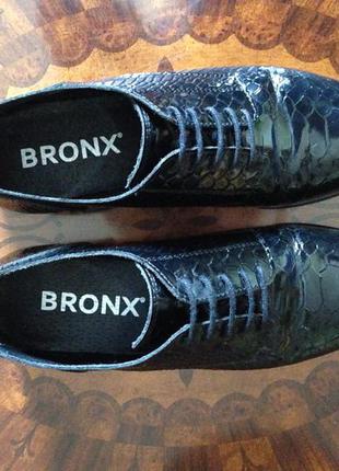Шикарные новые туфли-оксфорды bronx из лакированной кожи4 фото
