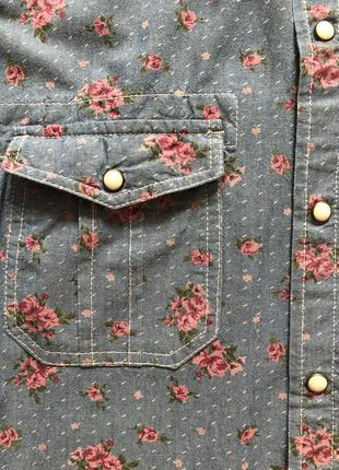 Винтажная хлопковая джинсовая рубашка в цветочный принт на кнопках l xl7 фото