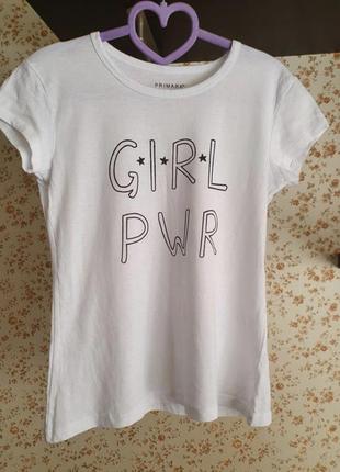 Белая футболка с надписью размер с