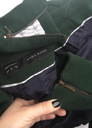 Зелёный жакет,пиджак,блейзер,трикотаж,замочки на рукавах2 фото