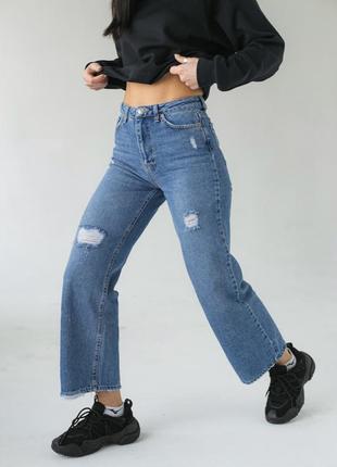 Класичні джинси прямого крою1 фото