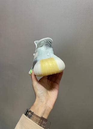 Женские стильные весенние кроссовки adidas yeezy boost 350 “cloud white / reflective”5 фото