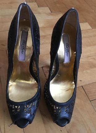 Шикарные кожаные босоножки ted baker оригинал