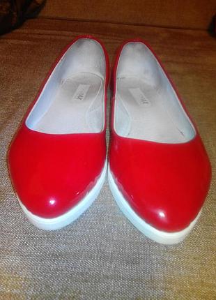Лакированные кожаные туфли