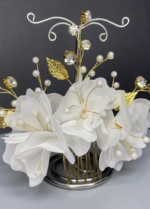 Розкішний набір прикрас сережки-кільця і гребінець з шифоновими квітами10 фото