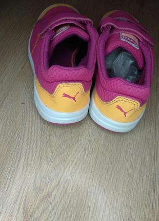 Гарні кросівки для дівчинки puma 4