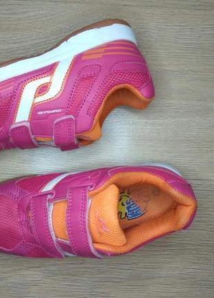 Гарні кросівки для дівчинки puma 3