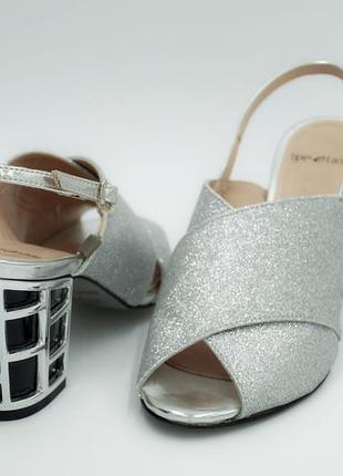 Босоножки tipe e tacchi gabbia specc argento