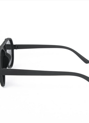 Солнцезащитные очки унисекс - черные зеркальные4 фото