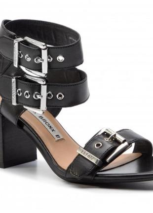 Босоножки bronx