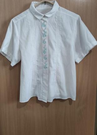 Ошатна біла блузка з вишивкою4 фото