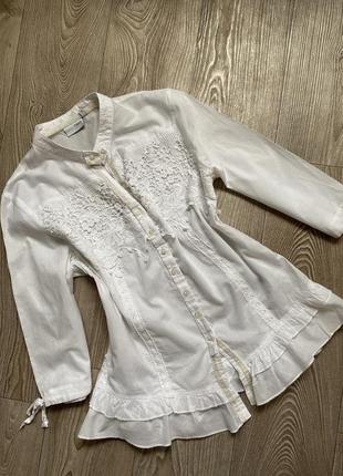 Шикарная белая рубашка из натурального хлопка с кружевом и воланами