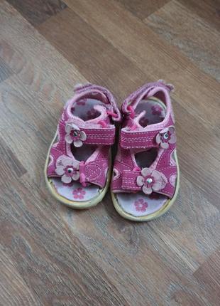 Босоніжки для дівчинки