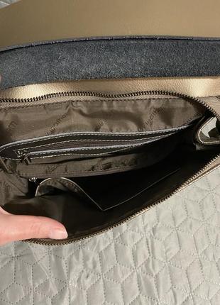 Кожаный рюкзак золотистый с тиснением под кожу рептилии5 фото