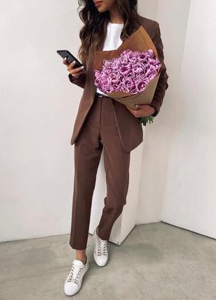 Костюм с брюками модный  костюмка