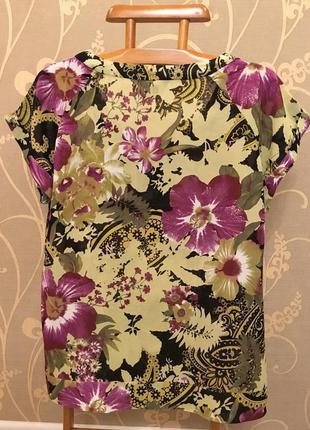 Нереально красивая и стильная брендовая блузка в цветах..100% вискоза.2 фото