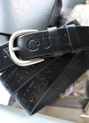 Модный чёрный кожаный ремень