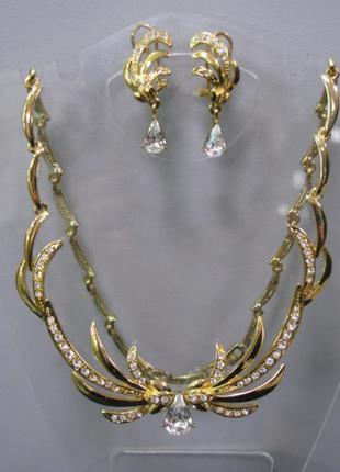 Набор "золотой " серьги и ожерелье с  белыми кристаллами