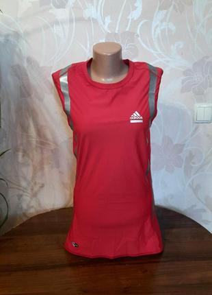 Спортивная, красная футболка adidas tech fit