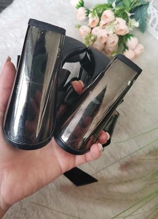 🎉розпродаж! шикарні чорні босоніжки на квадратом підборах з пряжкою10 фото