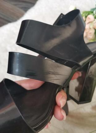 🎉розпродаж! шикарні чорні босоніжки на квадратом підборах з пряжкою6 фото