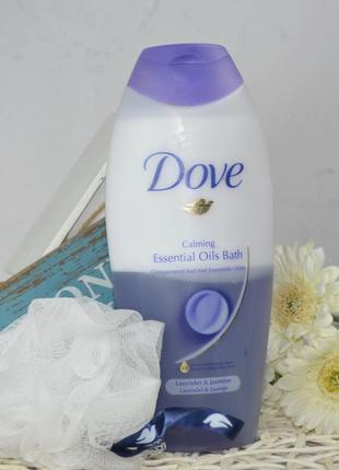 Успокаивающая средство на основе эфирных масел лаванды и жасмина essential oils bath dove3 фото