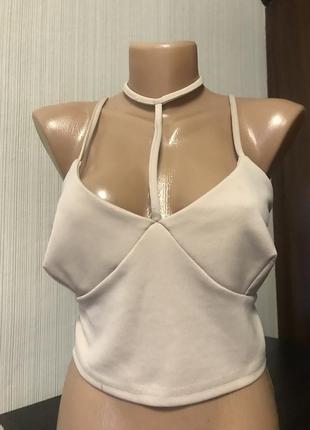 Бежевий топ з чокером