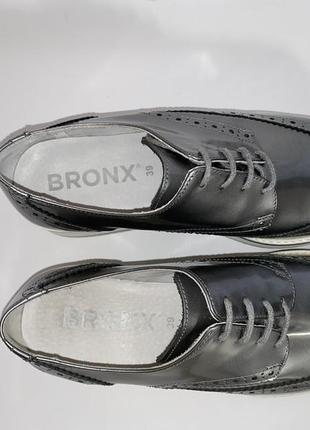 Кожаные серебристые туфли bronx7 фото