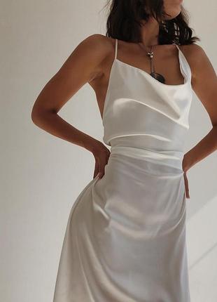 Белое шелкое платье комбинация с открытой спиной julia gurskaja