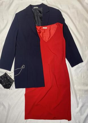 Однобортний піджак на два ґудзика.