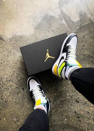 Женские кроссовки nike air jordan 1 high og "volt gold"6 фото