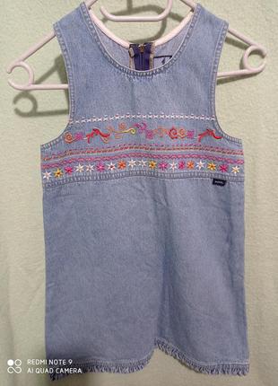 Джинсовое хлопковое голубое платье    сарафан   match джинс с вышивкой хлопок  на замочке