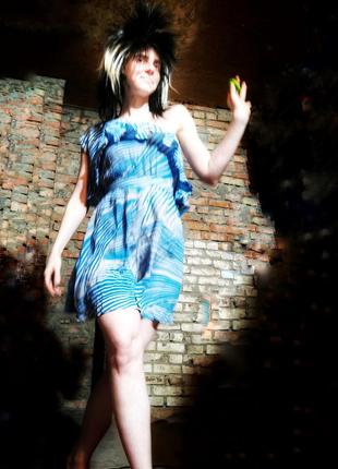 Шелковое мини платье натуральный шёлк spotlight короткое с рюшами на одно плечо в полоску3 фото