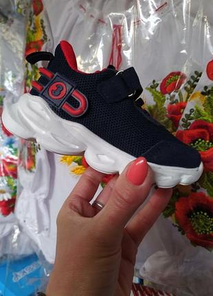 Кроссовки 3