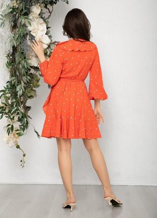 Оранжевое в горох платье на запах с воланами3 фото