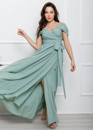 Оливковое длинное платье с открытыми плечами1 фото