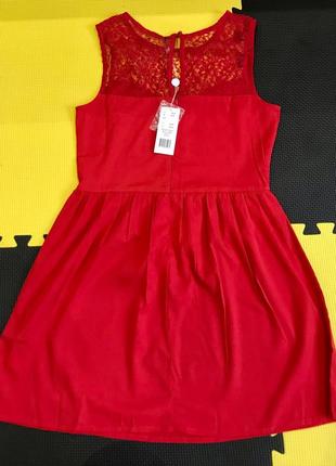 Червона сукня з мереживом з пишною спідницею красивою спинкою5 фото