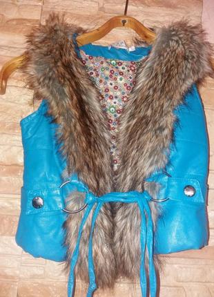 Крутая стильная жилетка 2-5 лет