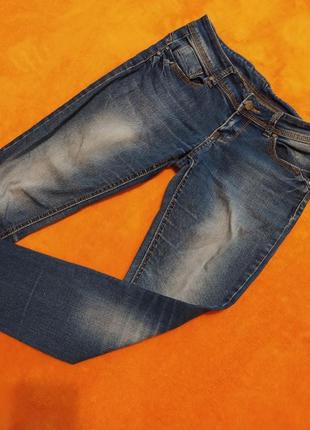 Актуальные зауженные женские джинсы с эффектом пуш ап сзади3 фото