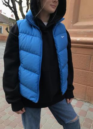 Голубая nike жилетка