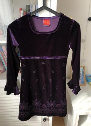 Красивое велюровое платье плаття