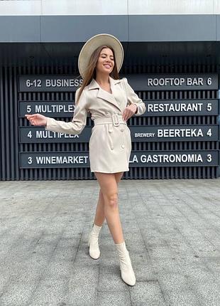 Стильное платье