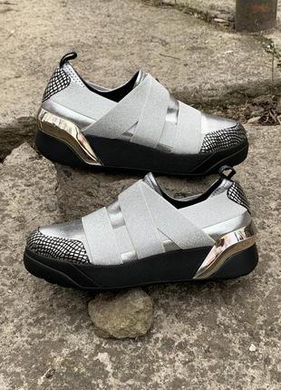 Кросівки жіночі, натуральна шкіра, сріблястий колір